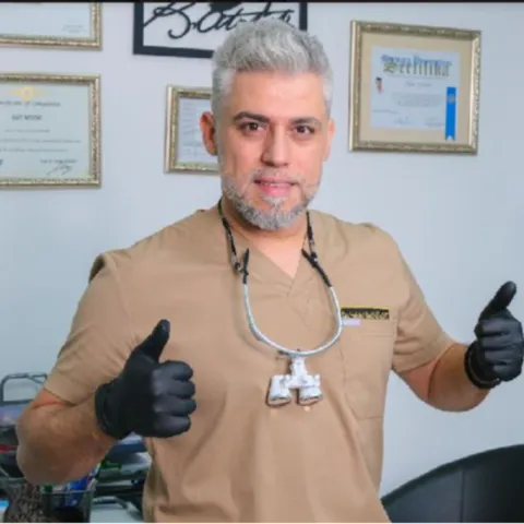 Zahnarzt SAİT NEVZAT