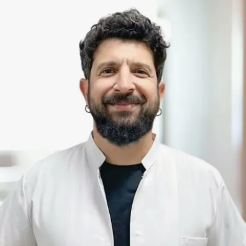 UZM. DR. MUSTAFA AKCAN