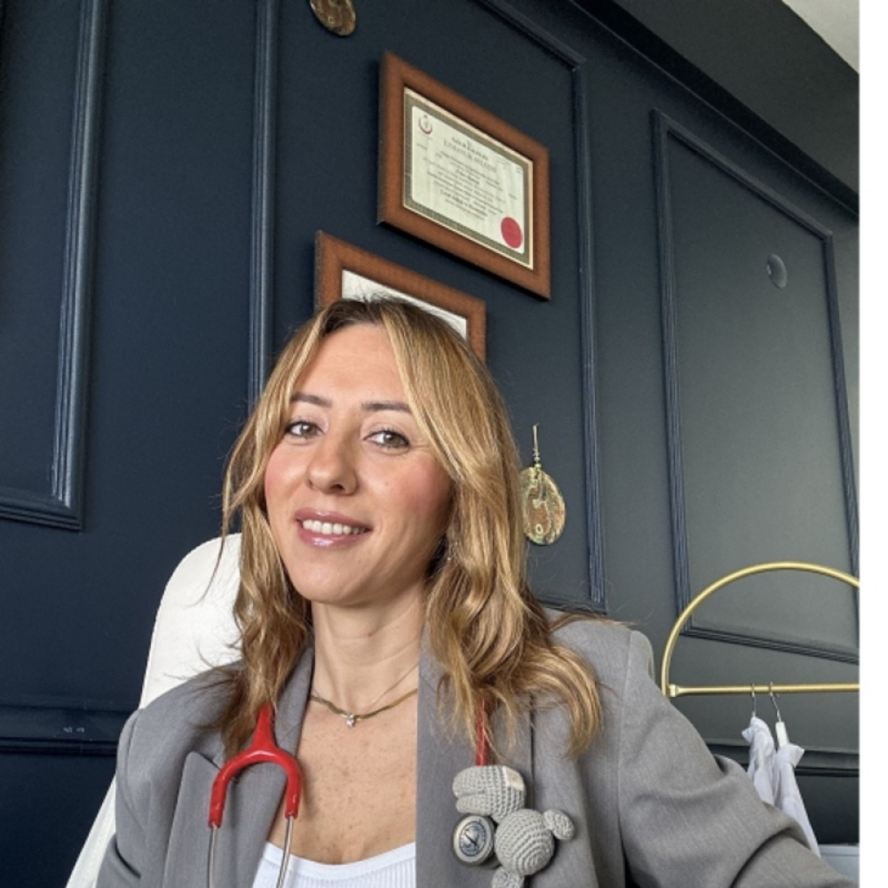 Uzm. Dr. PELİN GÜLER